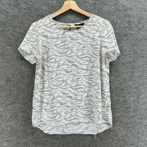 Cynthia Rowley Blouse Women S Small White Geometric Short Sleeve Hook & Eye